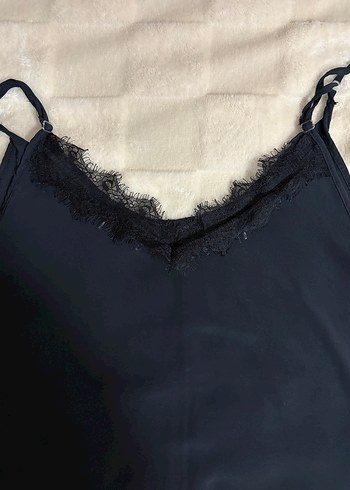 Dantel Detaylı Siyah V Yaka Kadın Atlet - Görsel 3