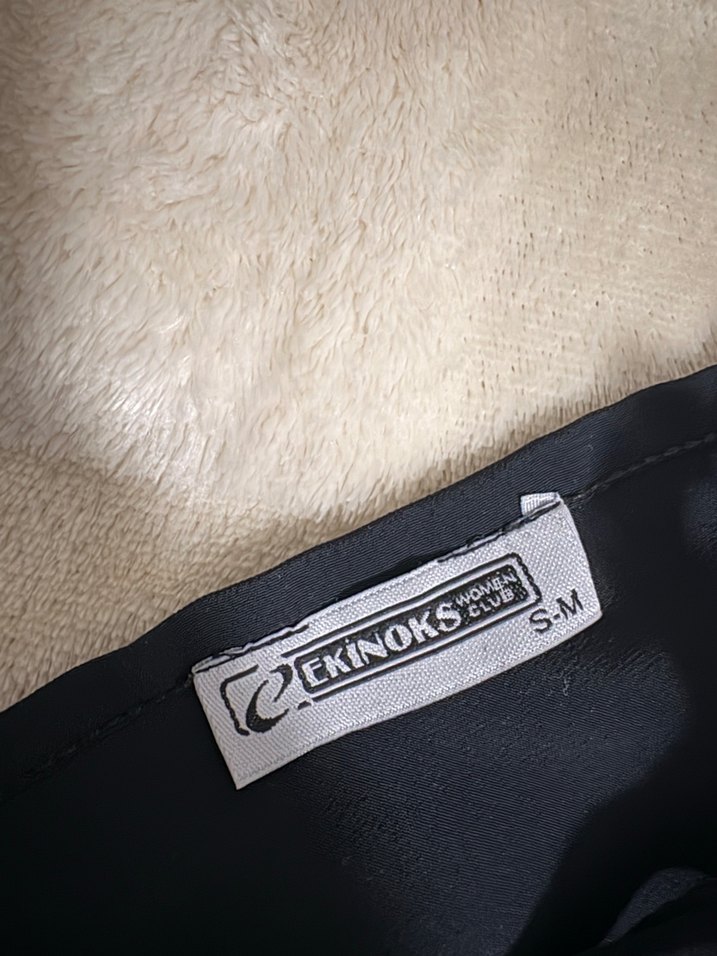 Dantel Detaylı Siyah V Yaka Kadın Atlet - Görsel 4