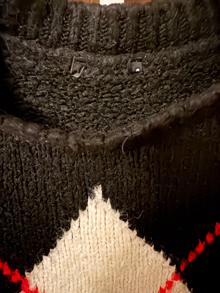 Siyah Yünlü Kadın Kazak - Görsel 3