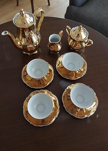 Yaldızlı çay takımı