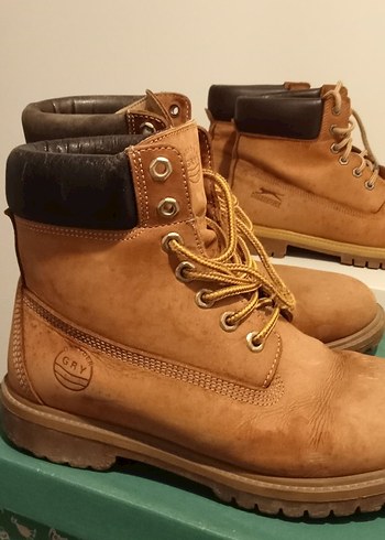 Kahverengi greyder erkek bot - Görsel 2