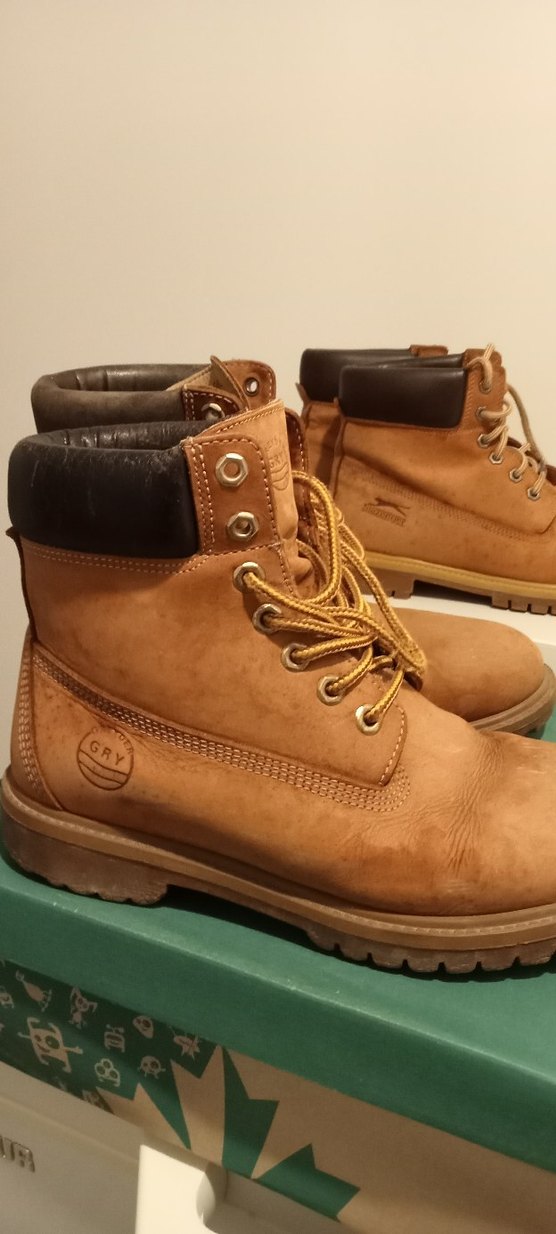 Kahverengi greyder erkek bot - Görsel 2