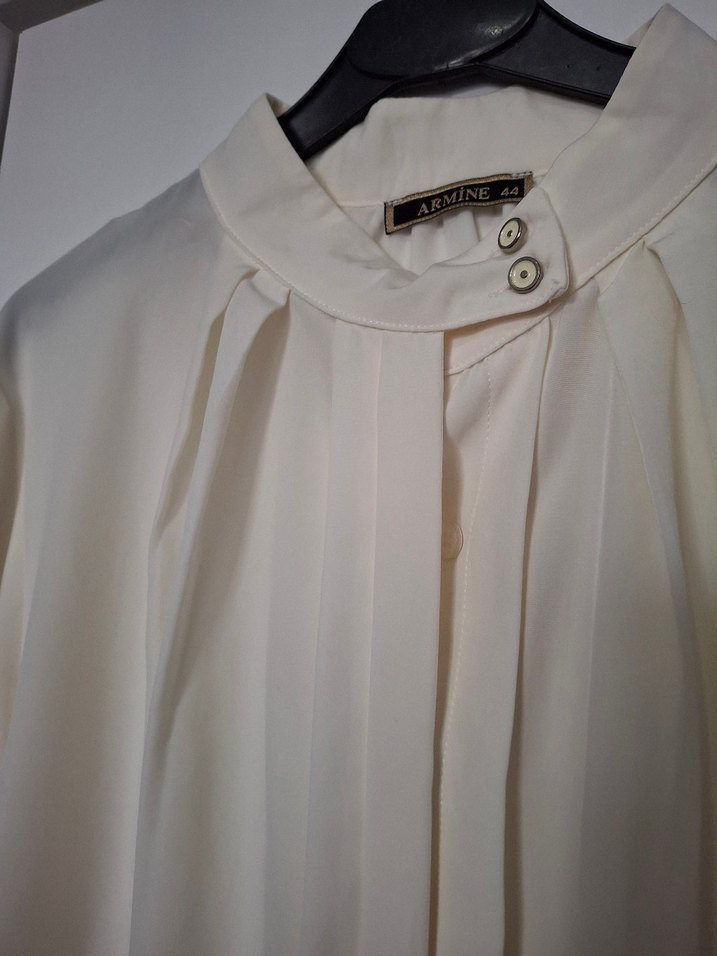 Düğmeli Yüksek Yaka krem Kadın Gömlek - Görsel 3