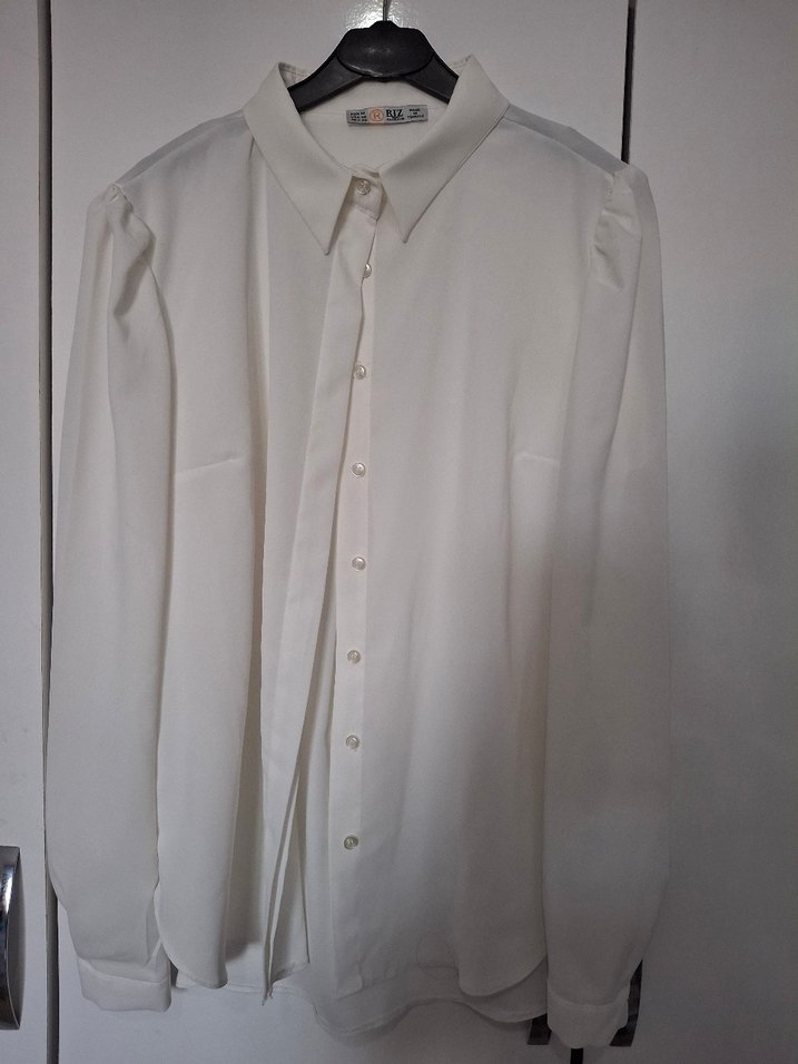 Düğmeli Beyaz Kadın Gömlek - Görsel 3