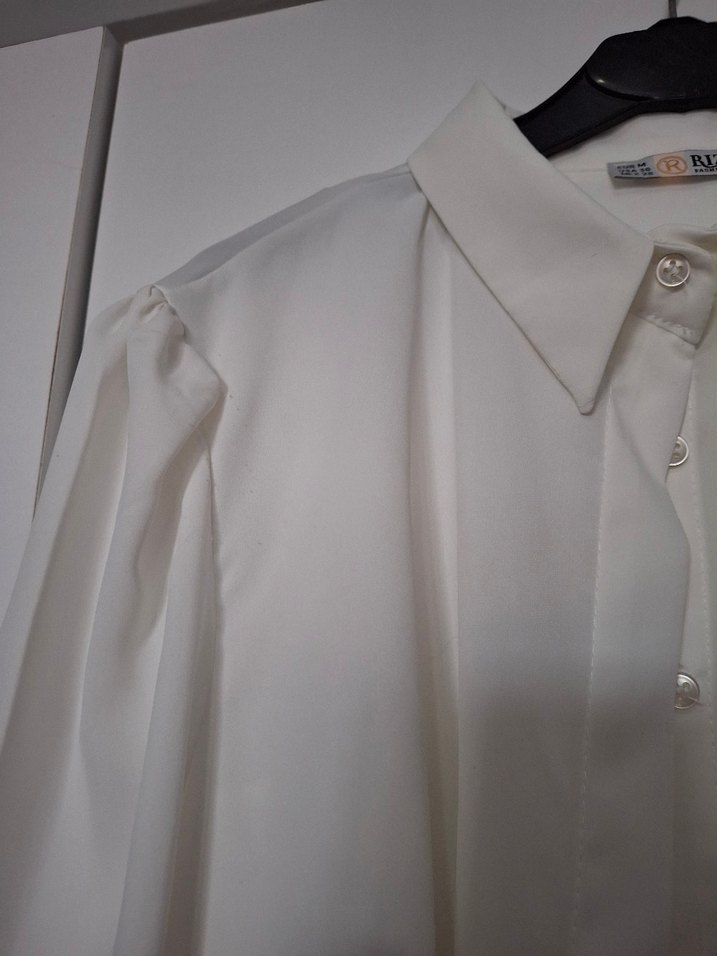 Düğmeli Beyaz Kadın Gömlek - Görsel 2