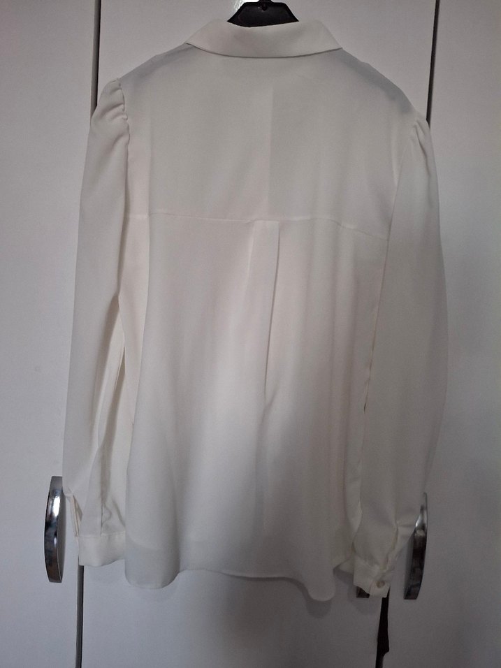 Düğmeli Beyaz Kadın Gömlek - Görsel 4