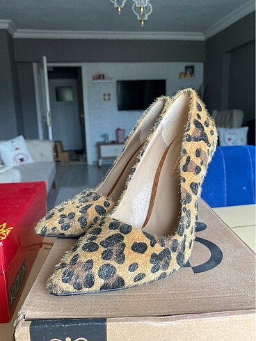 Leopar stiletto
