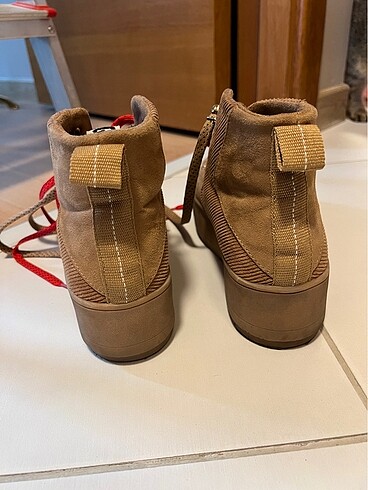 38 Beden Stradivarius bayan bot