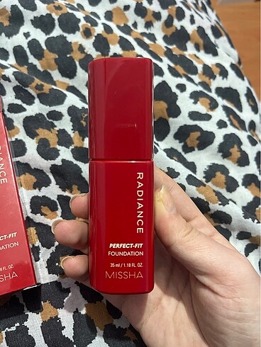 Beden Missha Mat bitişli fondöten 22N Beige