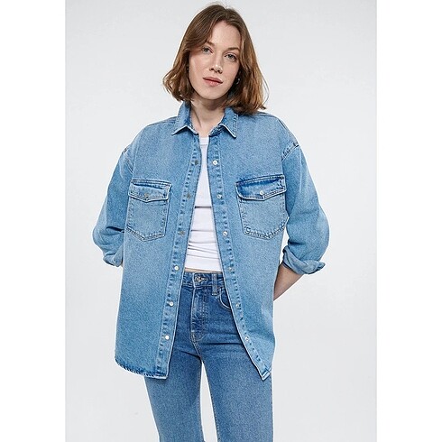 Mavi denim gömlek