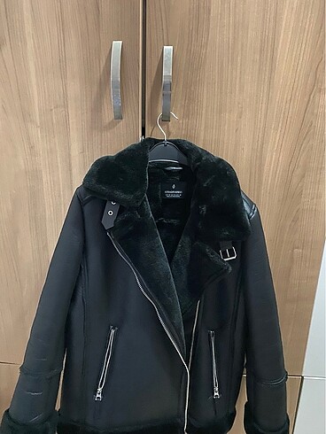 Stradivarius Kürklü Mont