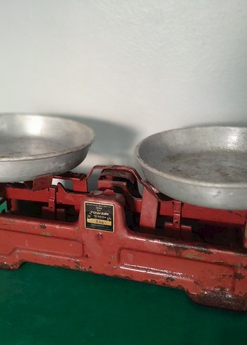 Diğer Kırmızı Metal Terazi..iran görseli çok güzel orijinal rengi..