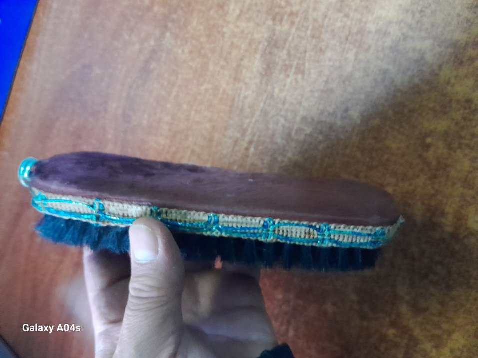 1980.lerin kadife. saplı. elbise. fırçası..görseli güzel - Görsel 5