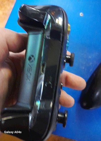 Xbox Siyah Oyun Kolu ve Joystick..xxbox..kablosuz. çok kaliteli.