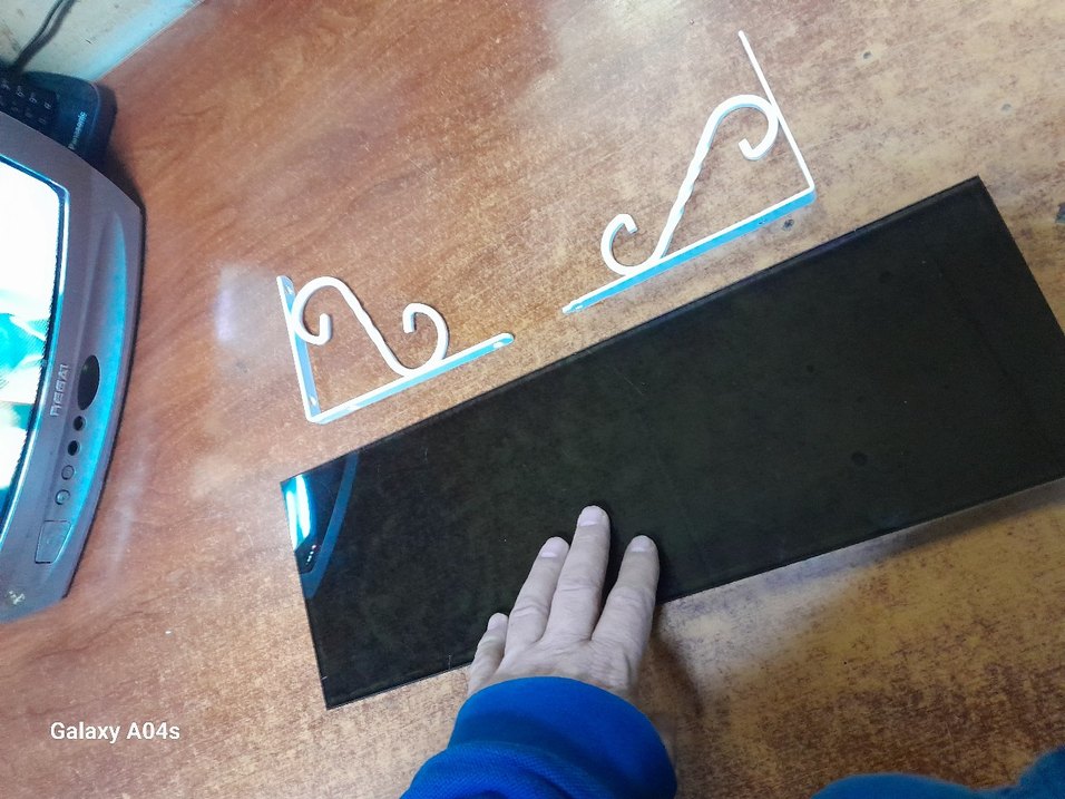 40 x10..santim. kalın. renkli. cam. raf. - Görsel 3