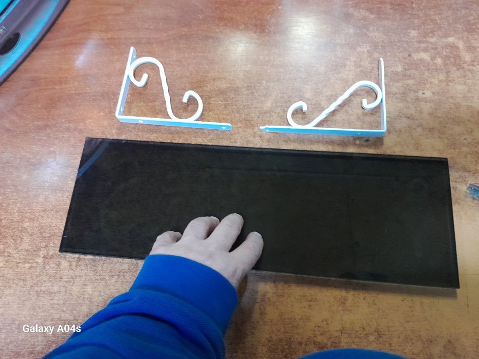 40 x10..santim. kalın. renkli. cam. raf. - Görsel 2