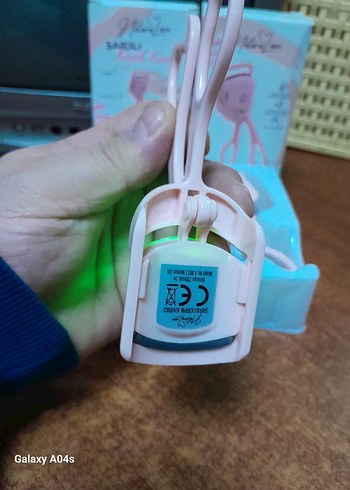 Beyaz Kirpik Kıvırıcı..makinesi.  3.  adet mevcut - Görsel 8