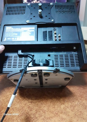 Toshiba Monitör. ve tv. kondisyon u düzgün temiz görseli güzel - Görsel 20