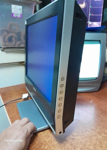 Toshiba Monitör. ve tv. kondisyon u düzgün temiz görseli güzel - Görsel 10