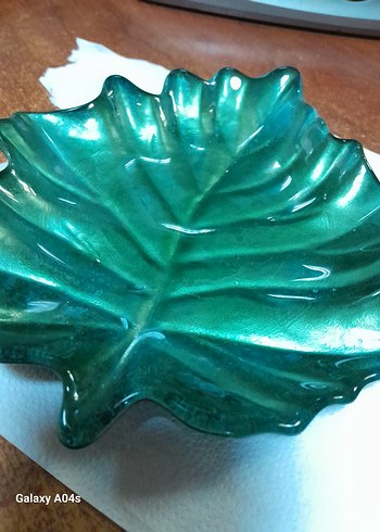 Yeşil Parlak Yaprak Şekilli Tabak.cam. ve.  metal.  Sanatı - Görsel 12