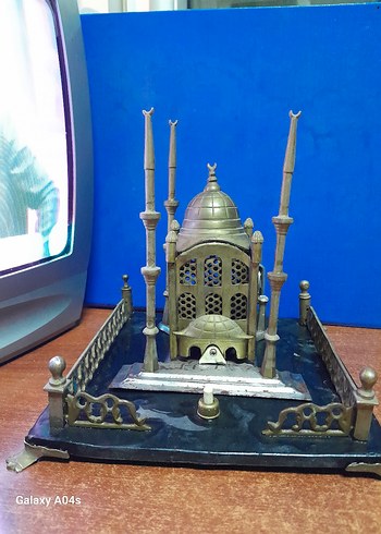 ..pirinç tasarım Altın Renkli Minareli Biblo..Ağır bir ürün