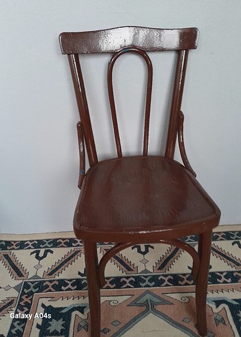 Koyu Kahverengi Ahşap 1970 Sandalyesi.kondisyon u düzgün temiz
