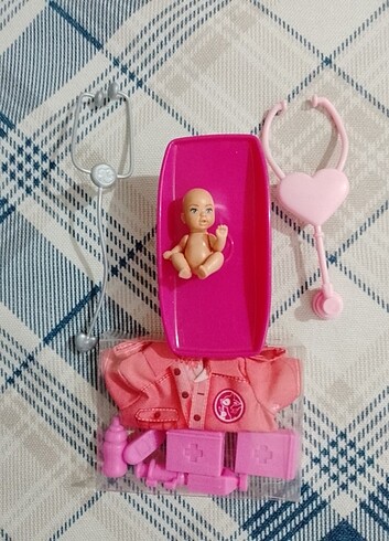 Barbie doktor takımı oyuncak