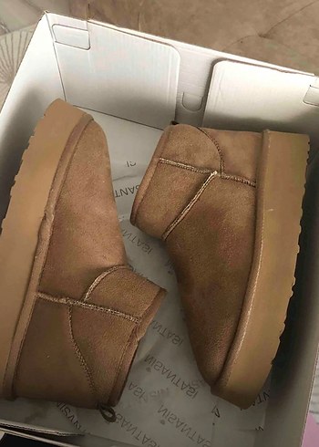 Ugg Nişantaşı Shoes Mini Koyu Bej Kürklü Kadın Bot
