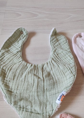 Nakışlı Pembe Bebek Önlüğü Seti - Görsel 4