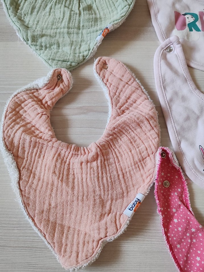 Nakışlı Pembe Bebek Önlüğü Seti - Görsel 3