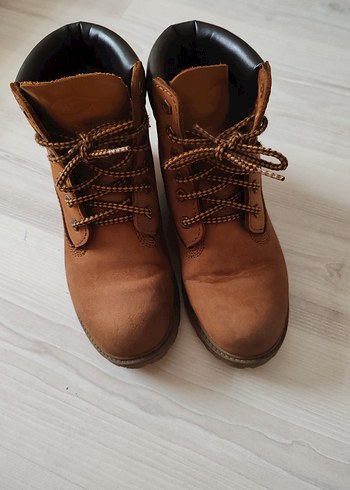 39 NUMARA KADIN BOT - Görsel 3