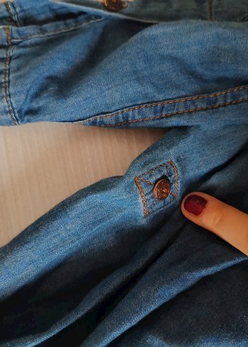 Düğmeli Uzun Kollu Denim Gömlek - Görsel 4
