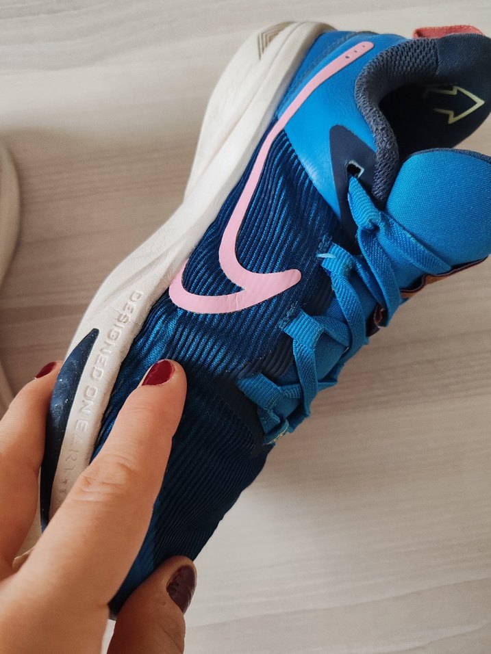 Renkli Bağcıklı Kayışlı Basketbol Ayakkabısı - Görsel 3