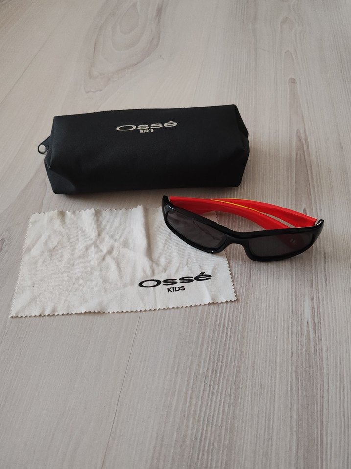 Erkek Çocuk Kırmızı Esnek Çerçeveli Güneş Gözlüğü - Görsel 2