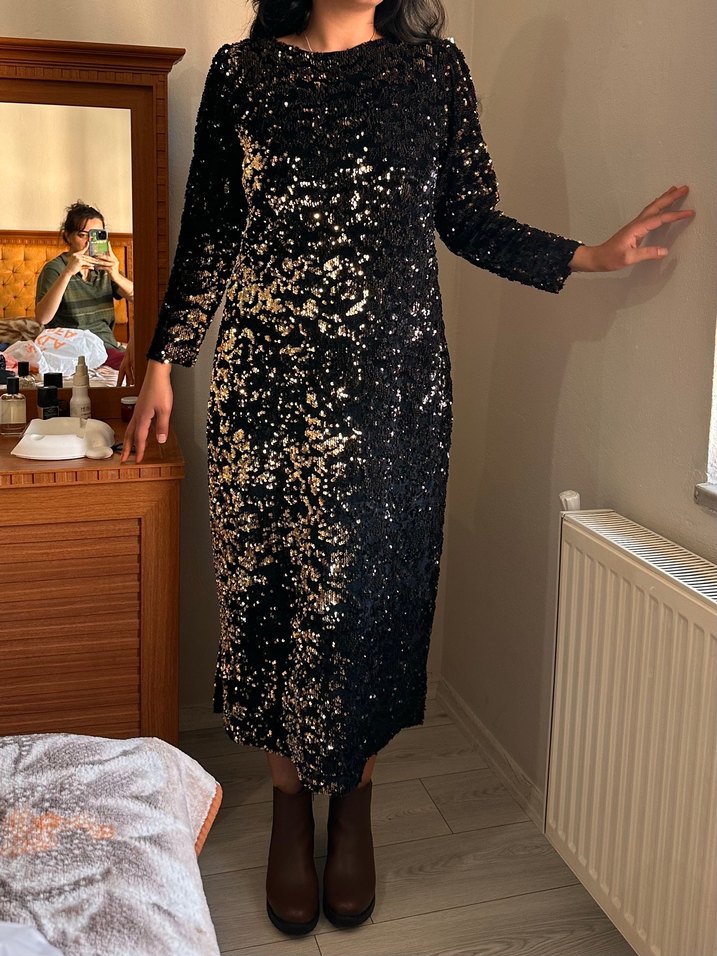 Siyah Payetli Uzun Kollu Gece Elbisesi - Görsel 2