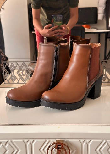 Kahverengi Deri Kadın Topuklu Bot - Görsel 3