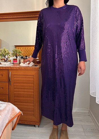 Uzun Mor Parlak Kadın Elbise - Görsel 3