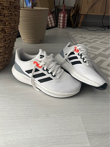 Adidas orijinal koşu ayakkabısı