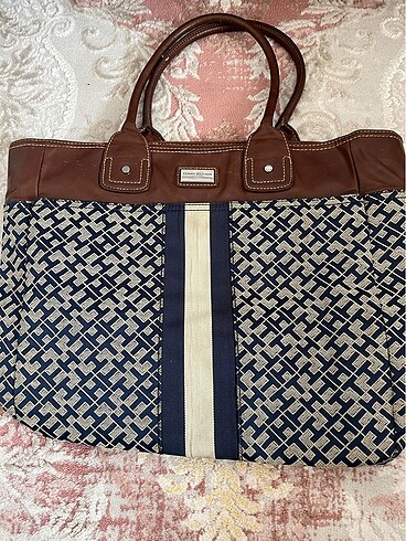 Tommy hilfiger çanta