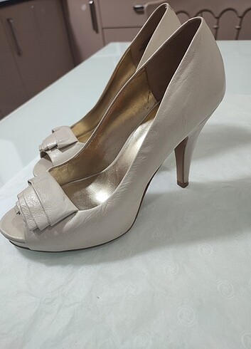 37,5 Beden ten rengi Renk Nine West topuklu ayakkabı