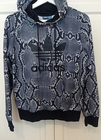 Adidas sweatshirt 