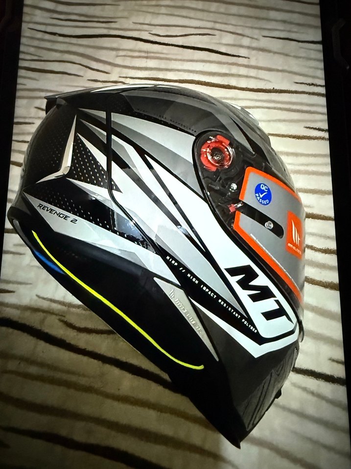 Mt Helmets revence2 policarbon 5* test SIFIR - Görsel 2