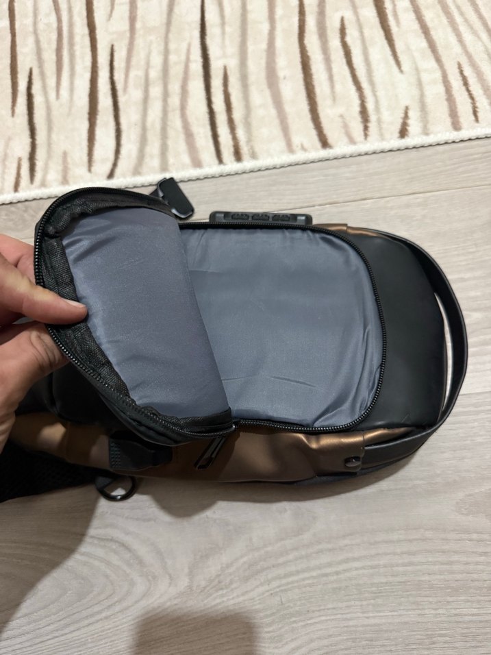 Kahverengi Erkek Omuz Çantası Kilitli USB şarjlı - Görsel 2