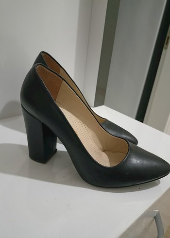 Siyah Kadın Klasik Topuklu Stiletto