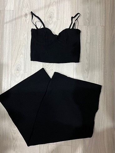 Crop bluz ve etek