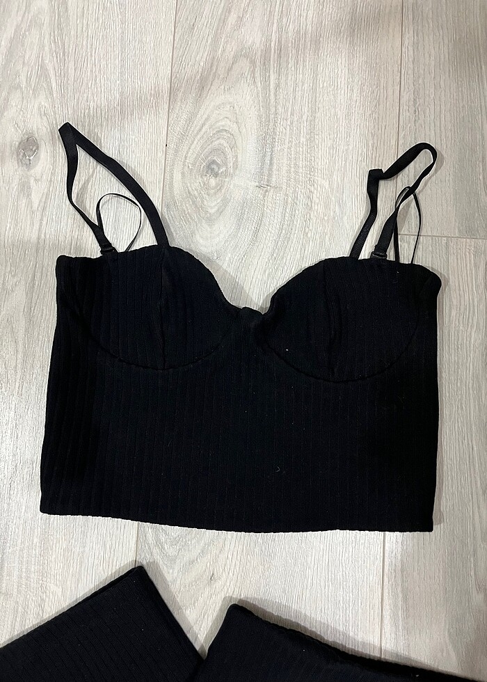 Crop bluz ve etek - Görsel 2