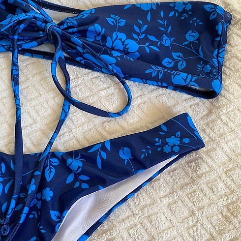 Zara Çiçekli bikinili takımı