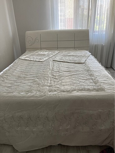 Yatak örtüsü