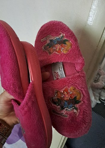 33 Beden Pembe Nakışlı Kız Çocuk Ev Terliği