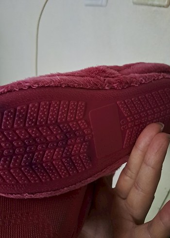 33 Beden pembe Renk Pembe Nakışlı Kız Çocuk Ev Terliği